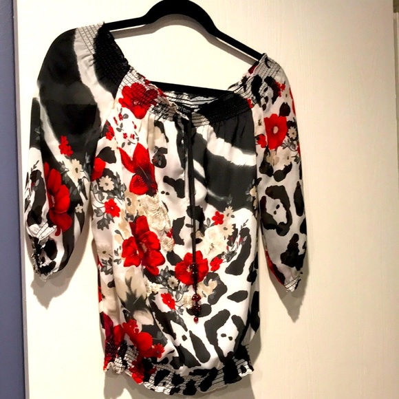 Whit house black market key hole, tie and off the shoulder - Picture 1 of 3